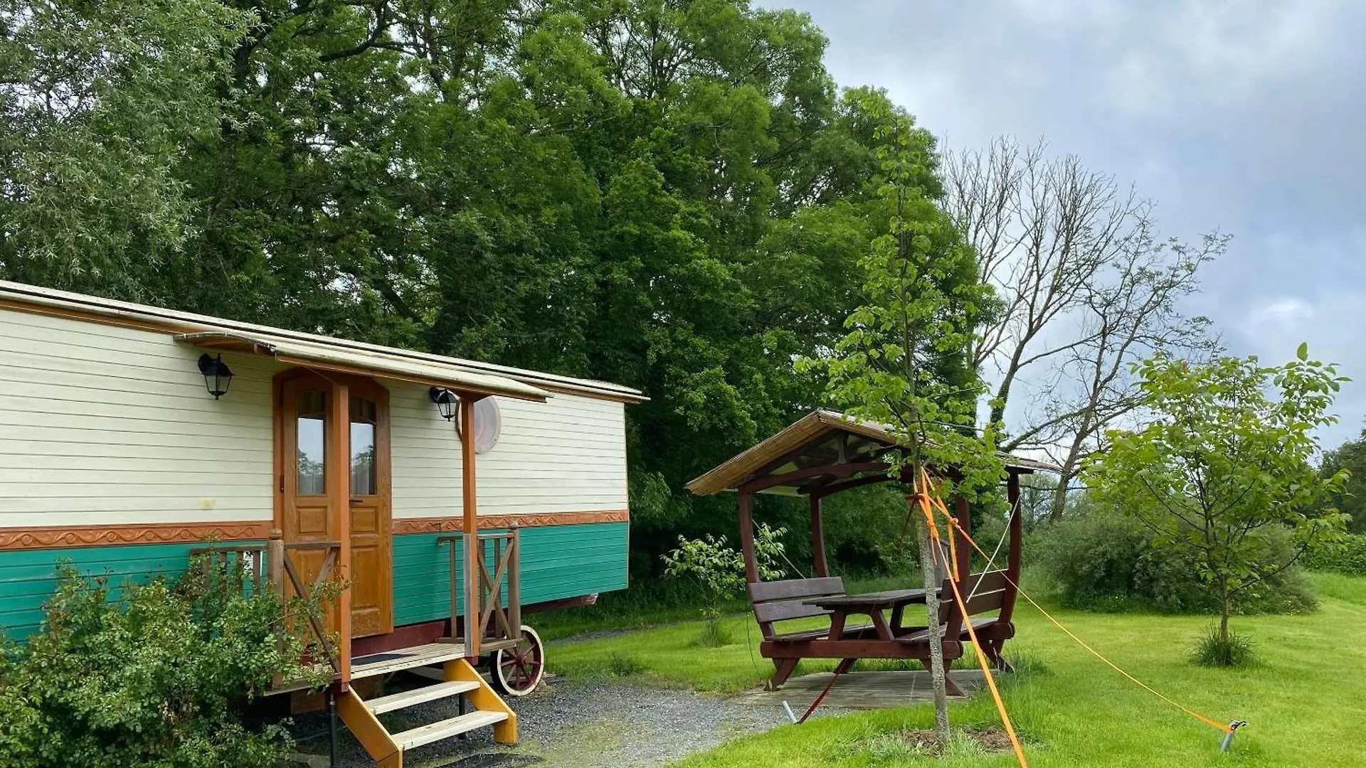 Bungalow Confortable A Saint-Pardoux Avec Piscine Partagee Holiday home Saint-Pardoux (Puy-de-Dome)