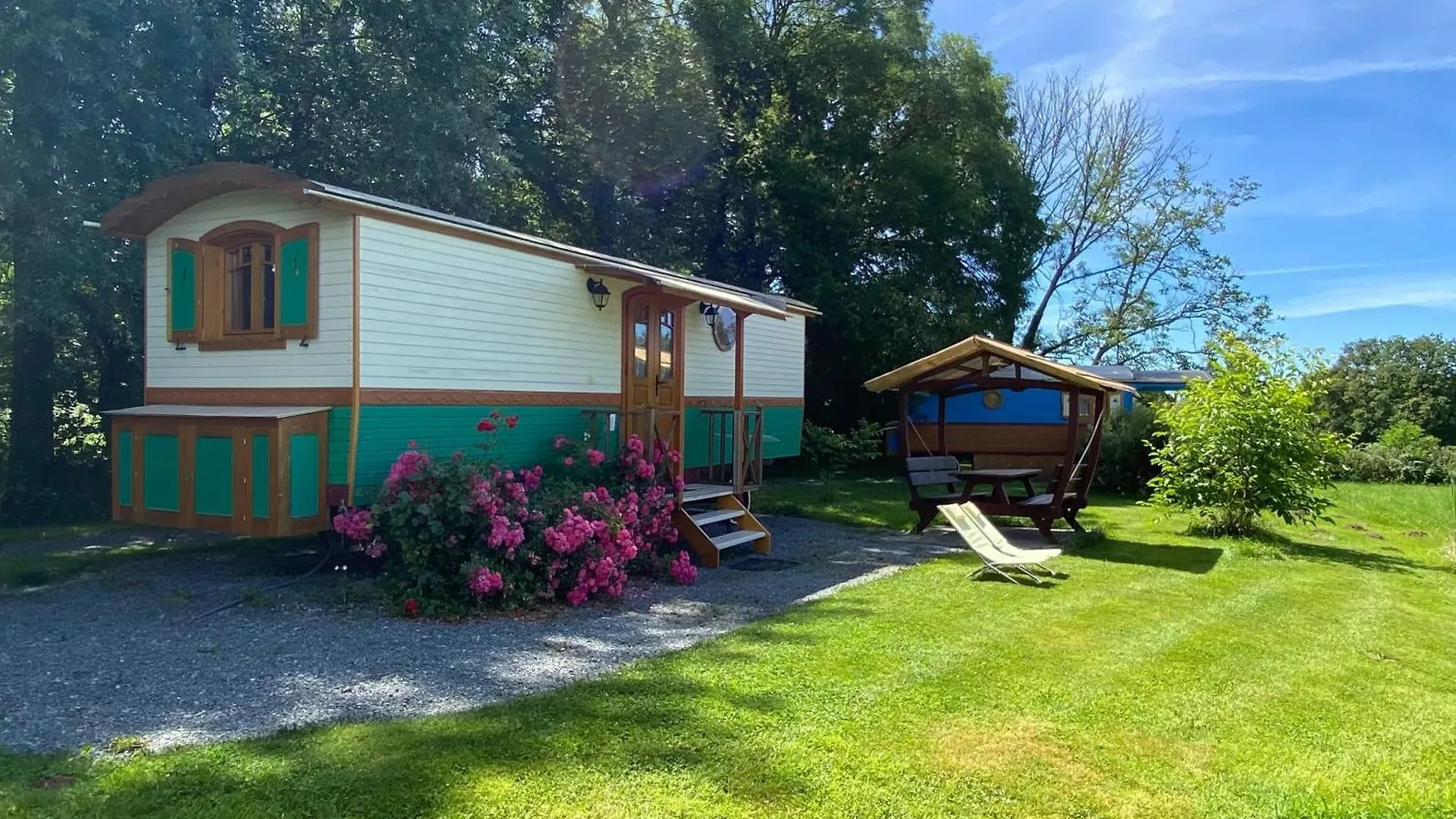 Bungalow Confortable A Saint-Pardoux Avec Piscine Partagee